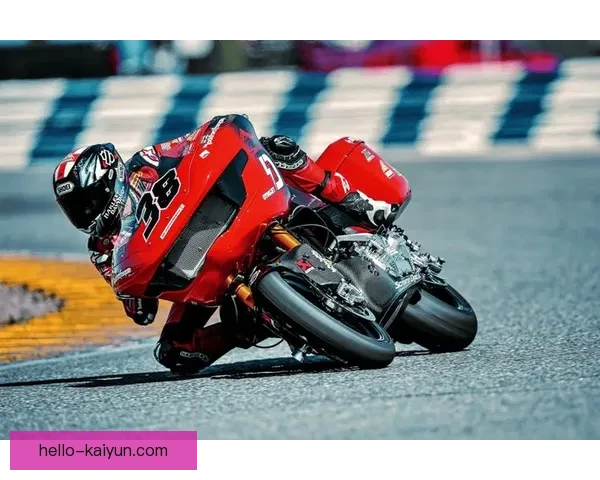 MotoGP赛场风云再起车手争冠格局迎来新变数引发车坛震动波