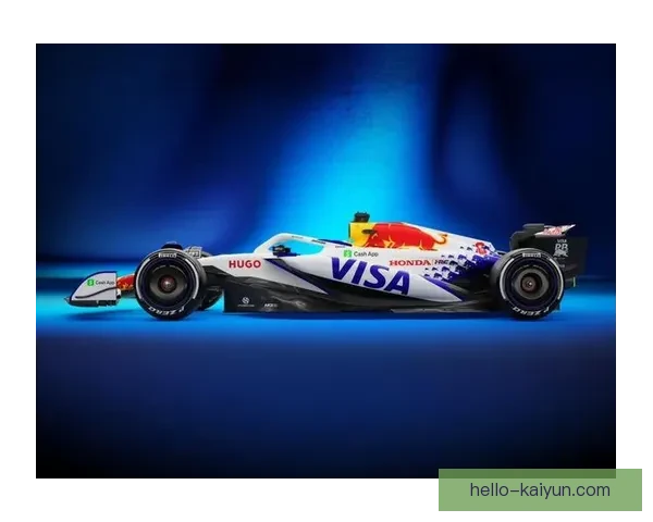 F1赛季最新动态：车队战略调整与车手争冠形势解析